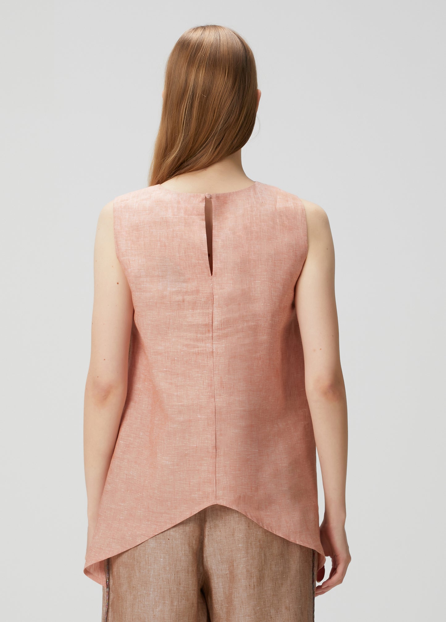
                  
                    Aida Top
                  
                