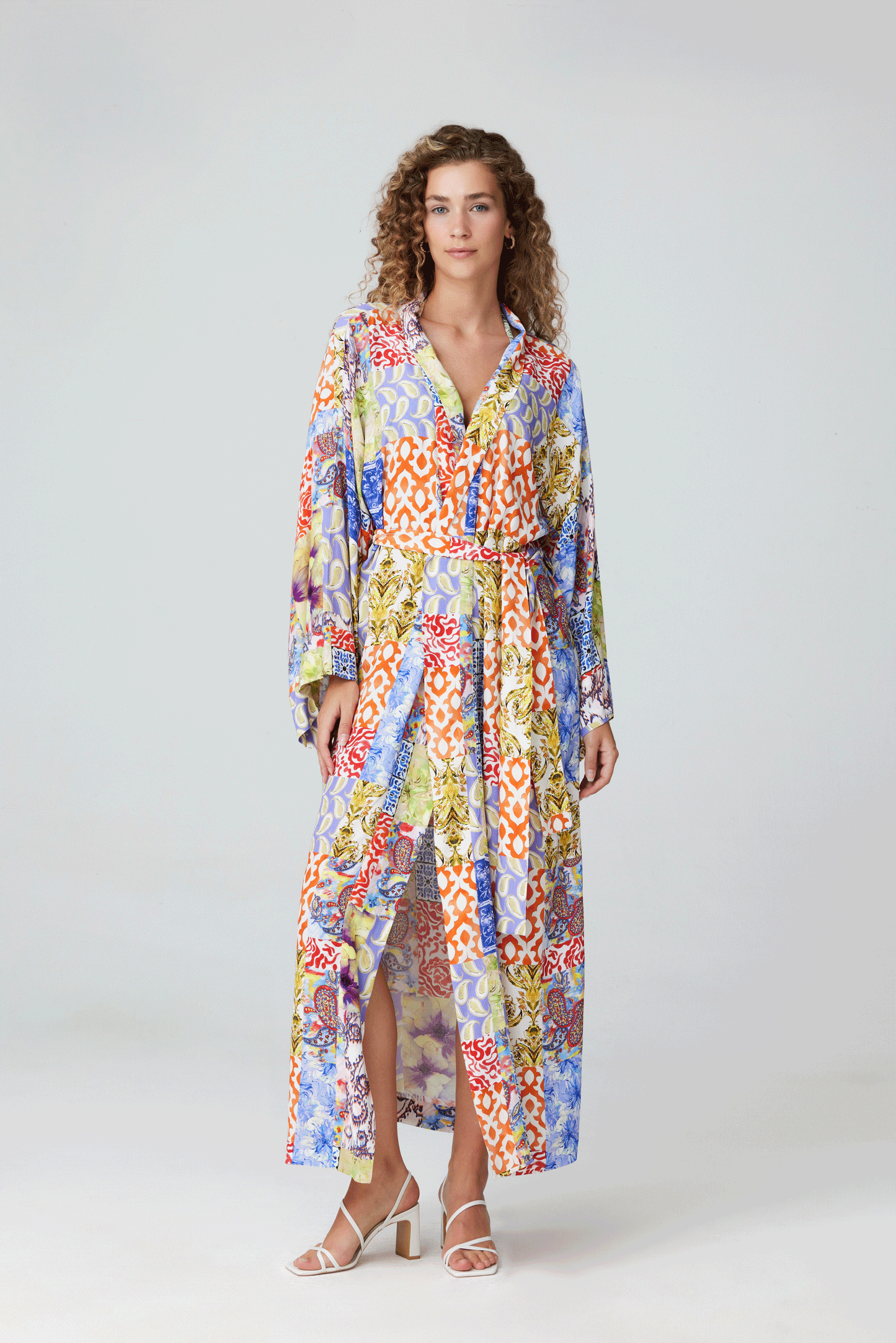 
                  
                    Tiana Kimono
                  
                